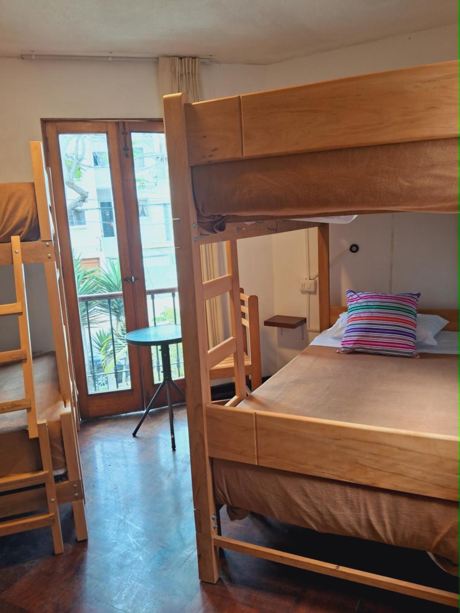 Temazcal Hostel Лима Екстериор снимка