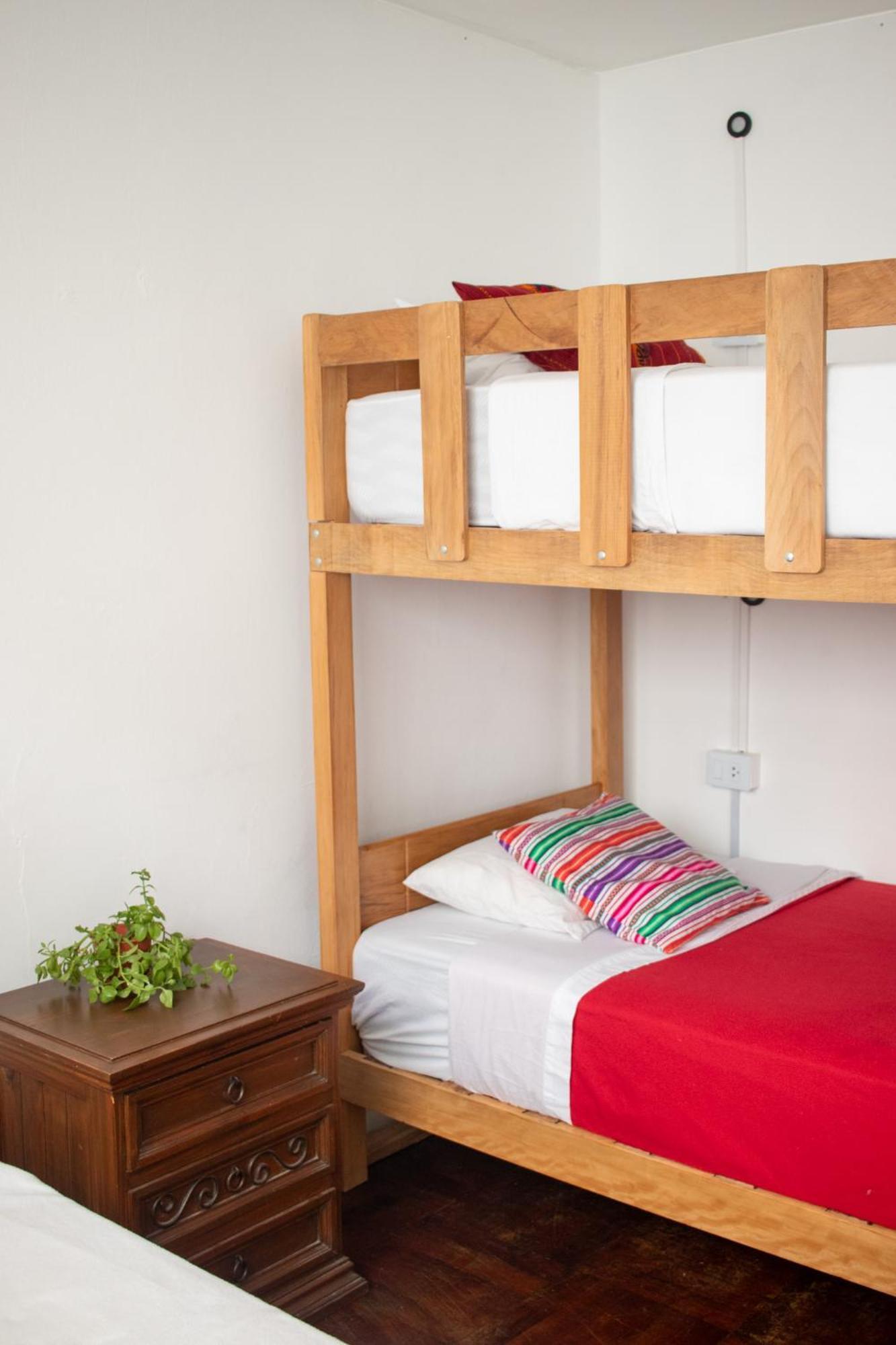 Temazcal Hostel Лима Екстериор снимка