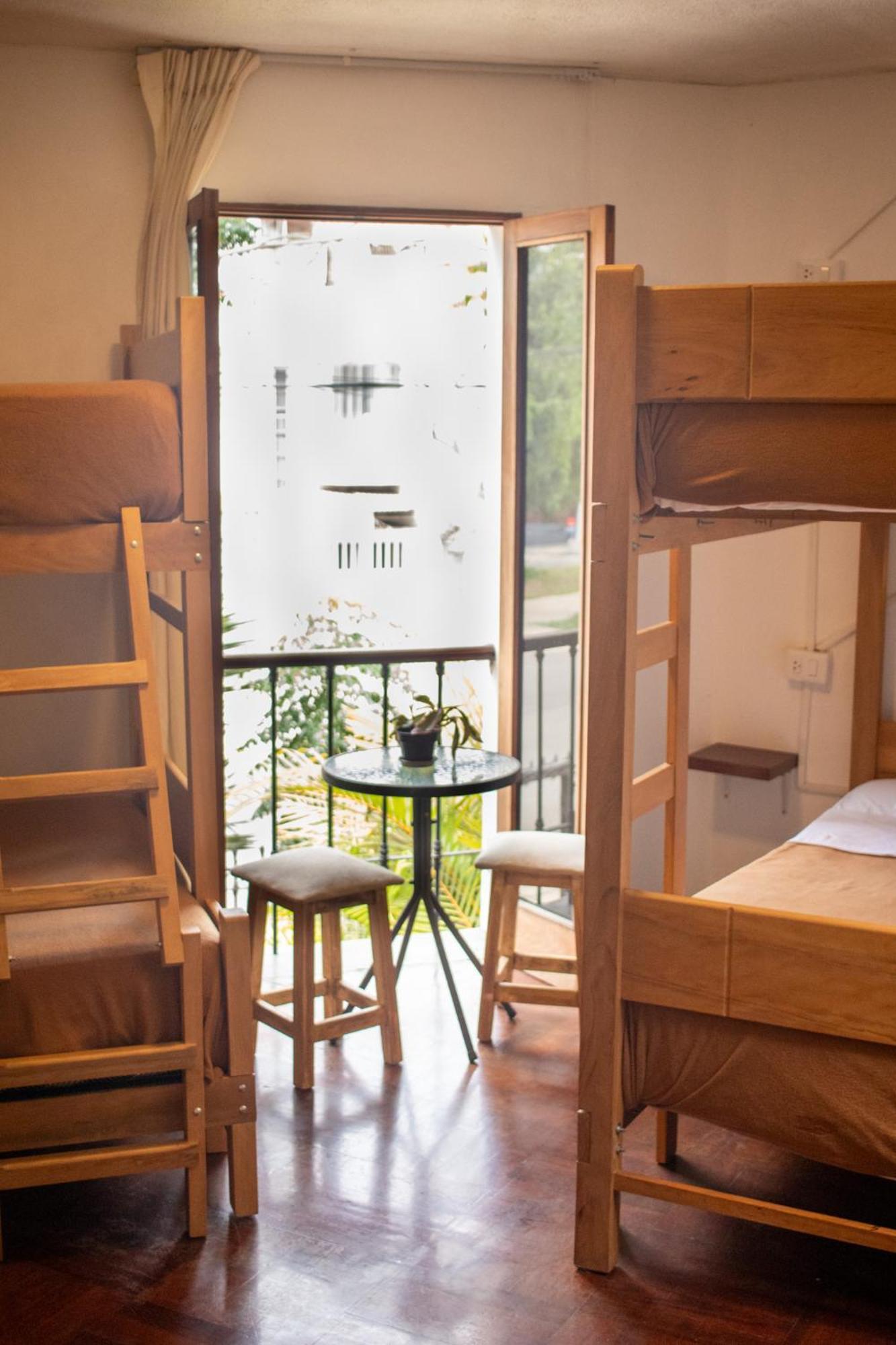 Temazcal Hostel Лима Екстериор снимка